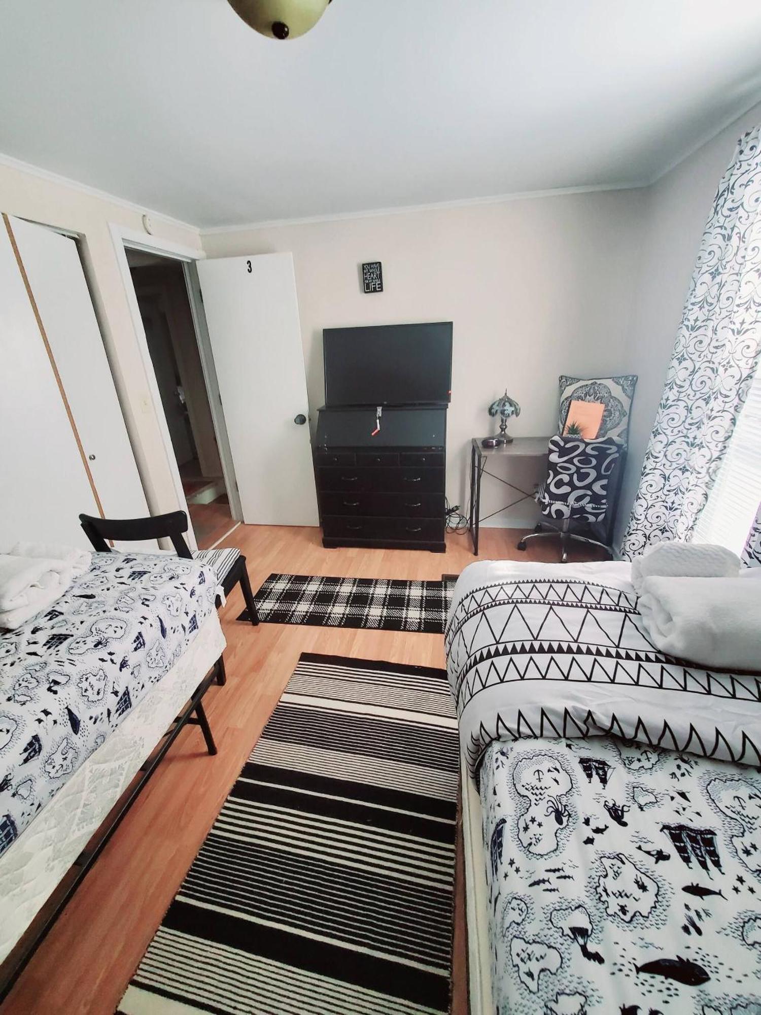 Room In Guest Room - Black-White Rm By Yale U New Haven Extérieur photo