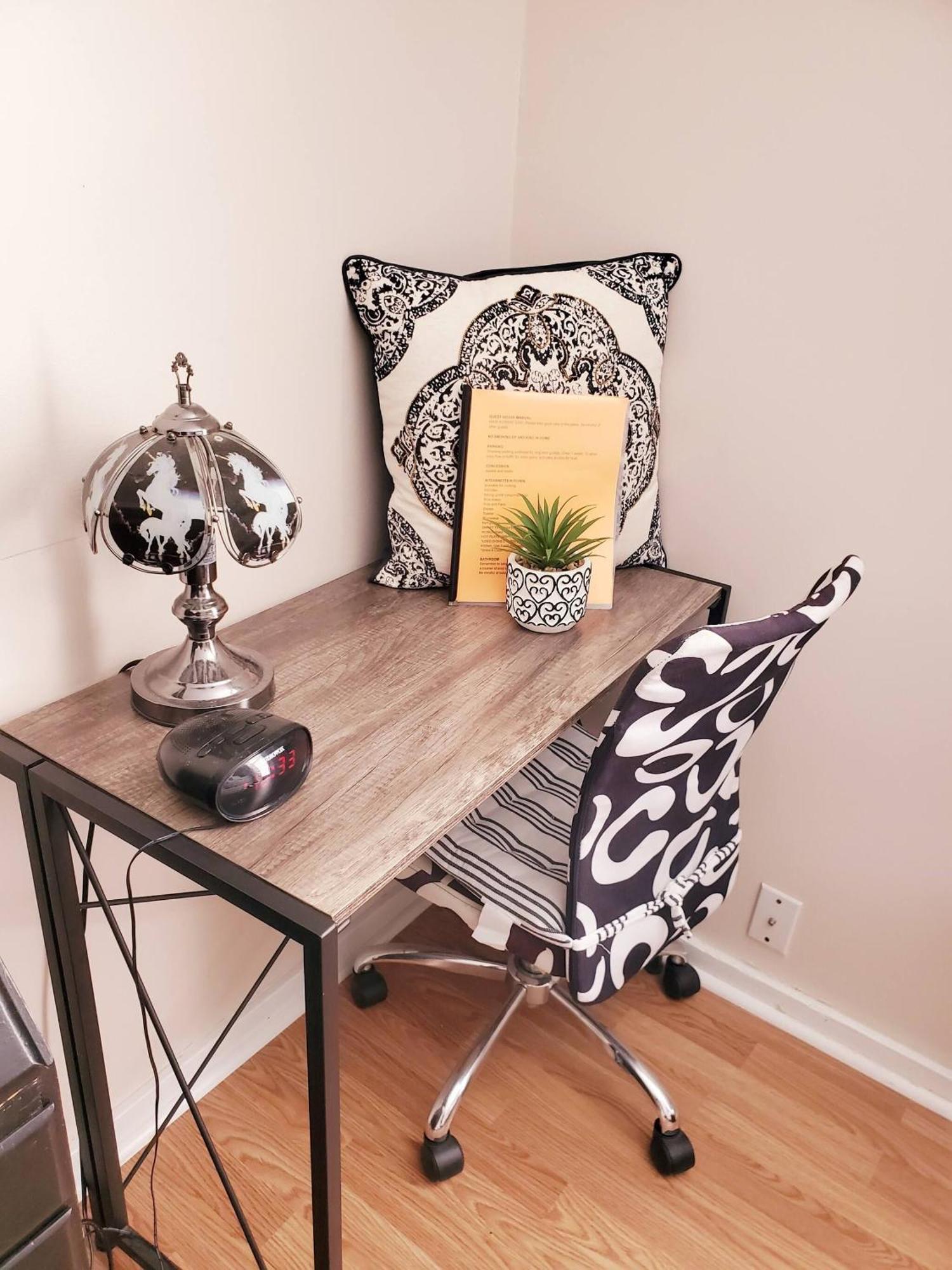 Room In Guest Room - Black-White Rm By Yale U New Haven Extérieur photo